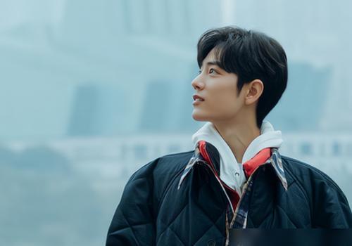 吃瓜爆料赵丽颖肖战,瓜田里的甜蜜邂逅